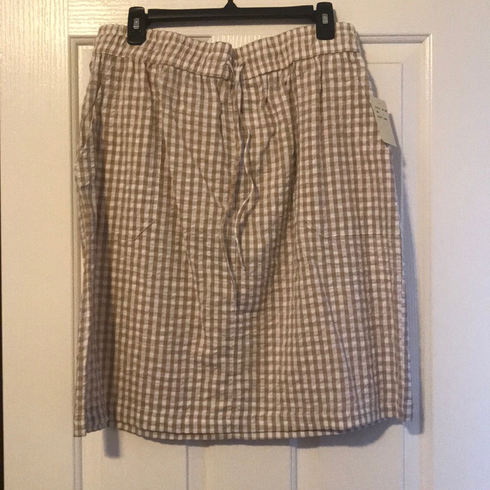 White and beige/cream gingham women’s skirt